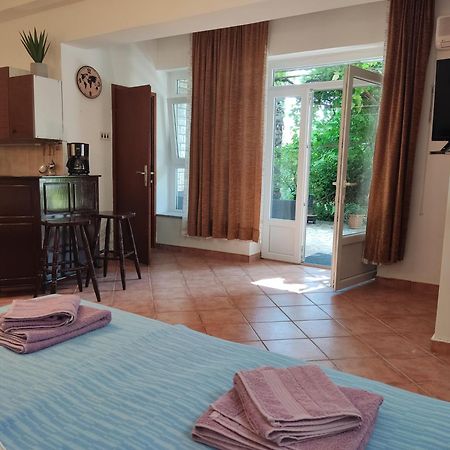 Apartment Koka, Sandy Beach 茨里克韦尼察 外观 照片