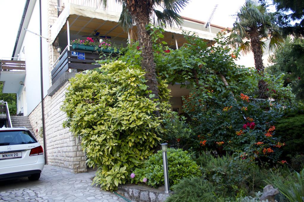 Apartment Koka, Sandy Beach 茨里克韦尼察 外观 照片