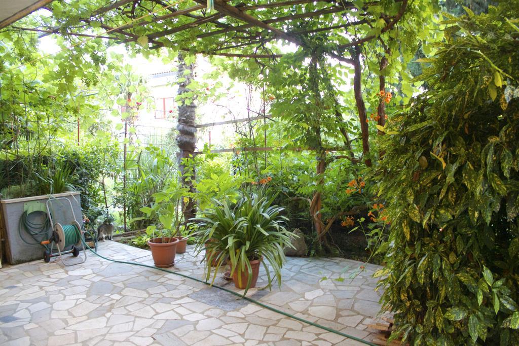Apartment Koka, Sandy Beach 茨里克韦尼察 外观 照片